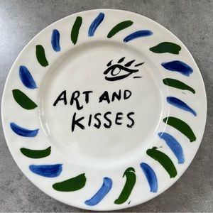 ANTHROPOLOGIE Hotel Magique Art and Kisses 8.5" Dessert Plate